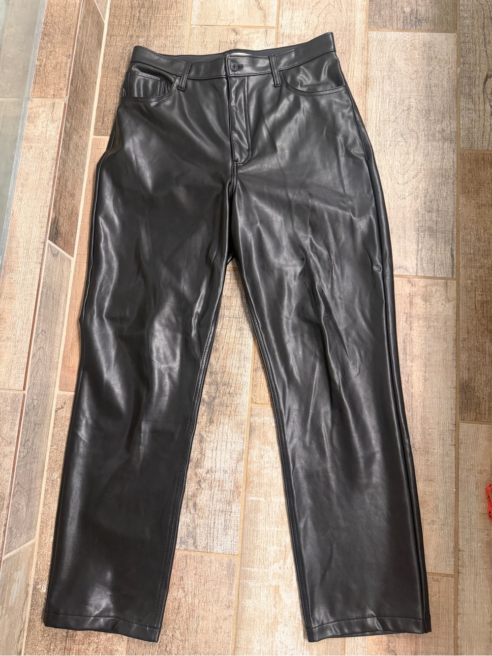 Abercrombie and Fitch 90s Straight Vegan Leather Pants. - Picture 5 of 9